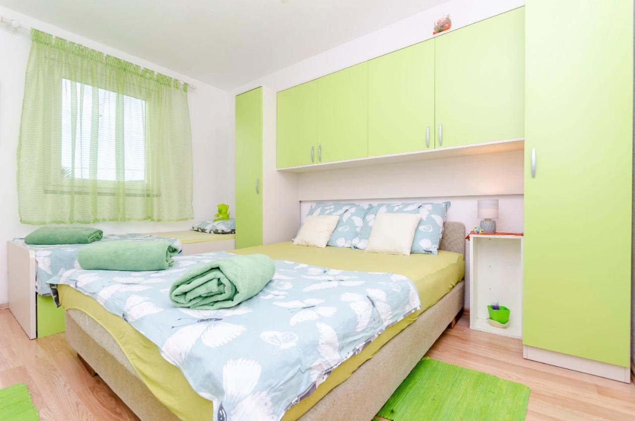 Apartment Branislava Rogoznica  Luaran gambar